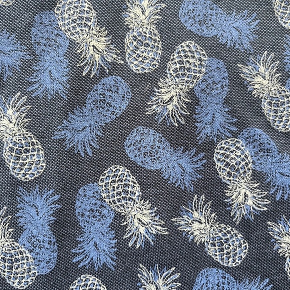 For the perfect untucked look! Van Heusen Men's size S/P Slim fit - Picture 3 of 13